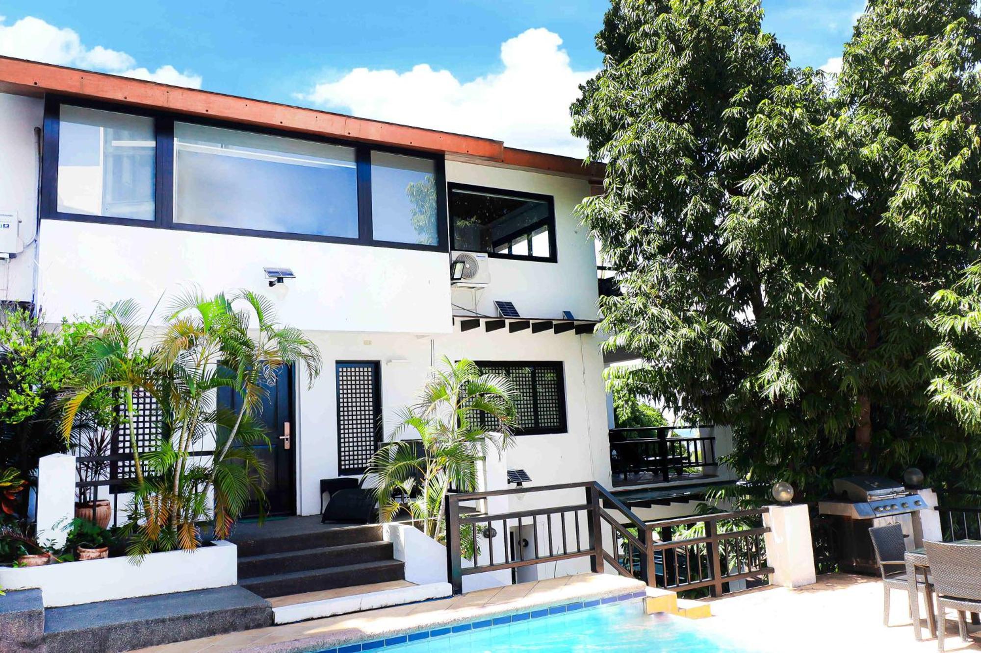 Out Of The Blue Resort Puerto Galera Oda fotoğraf